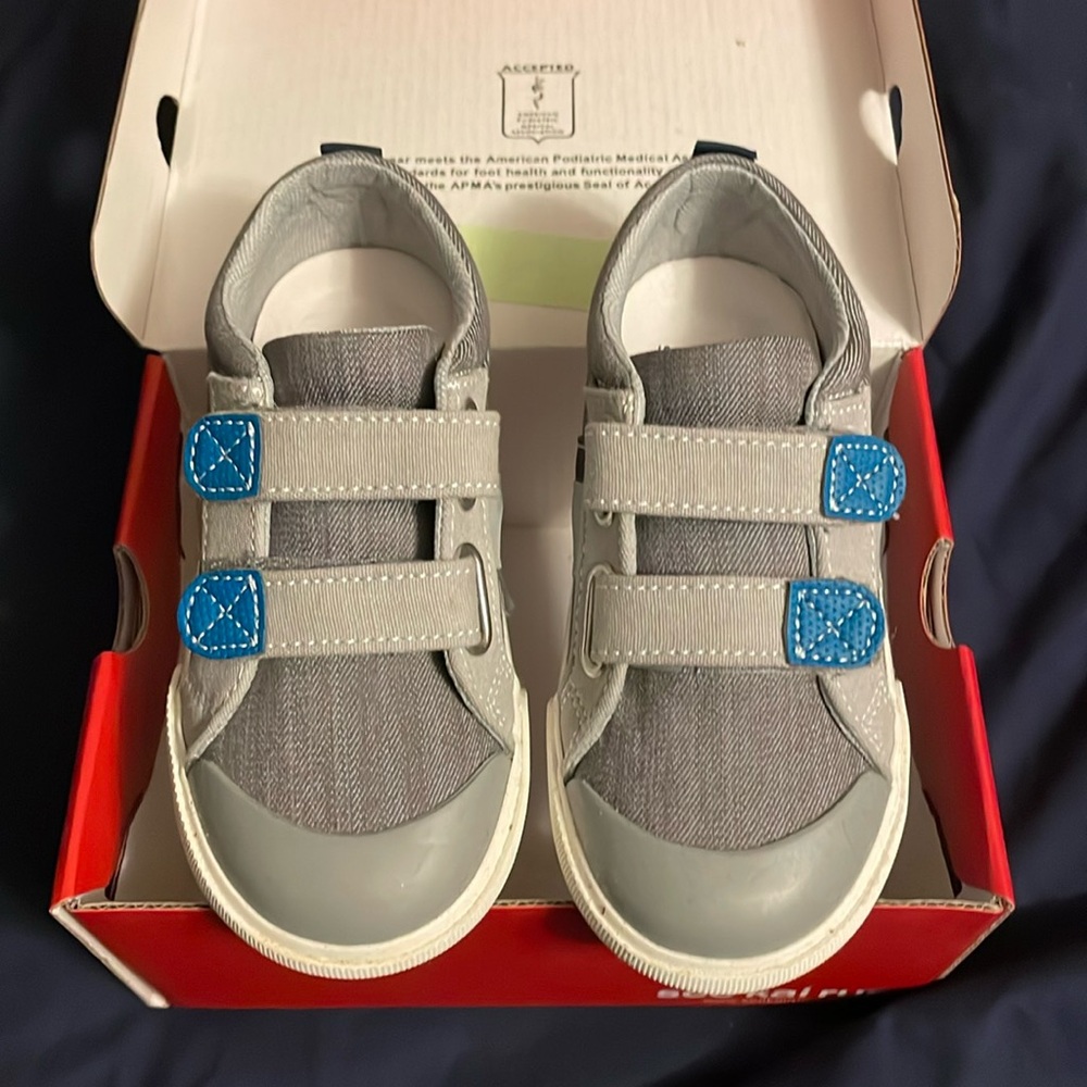NIB See Kai run Russell sneakers gray/teal size 11